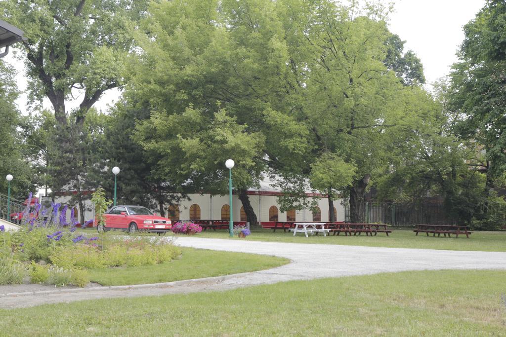 Lawendowy Dworek Hotel Lublin Exterior photo